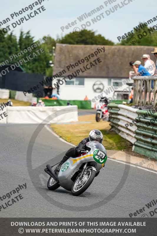 Vintage motorcycle club;eventdigitalimages;mallory park;mallory park trackday photographs;no limits trackdays;peter wileman photography;trackday digital images;trackday photos;vmcc festival 1000 bikes photographs